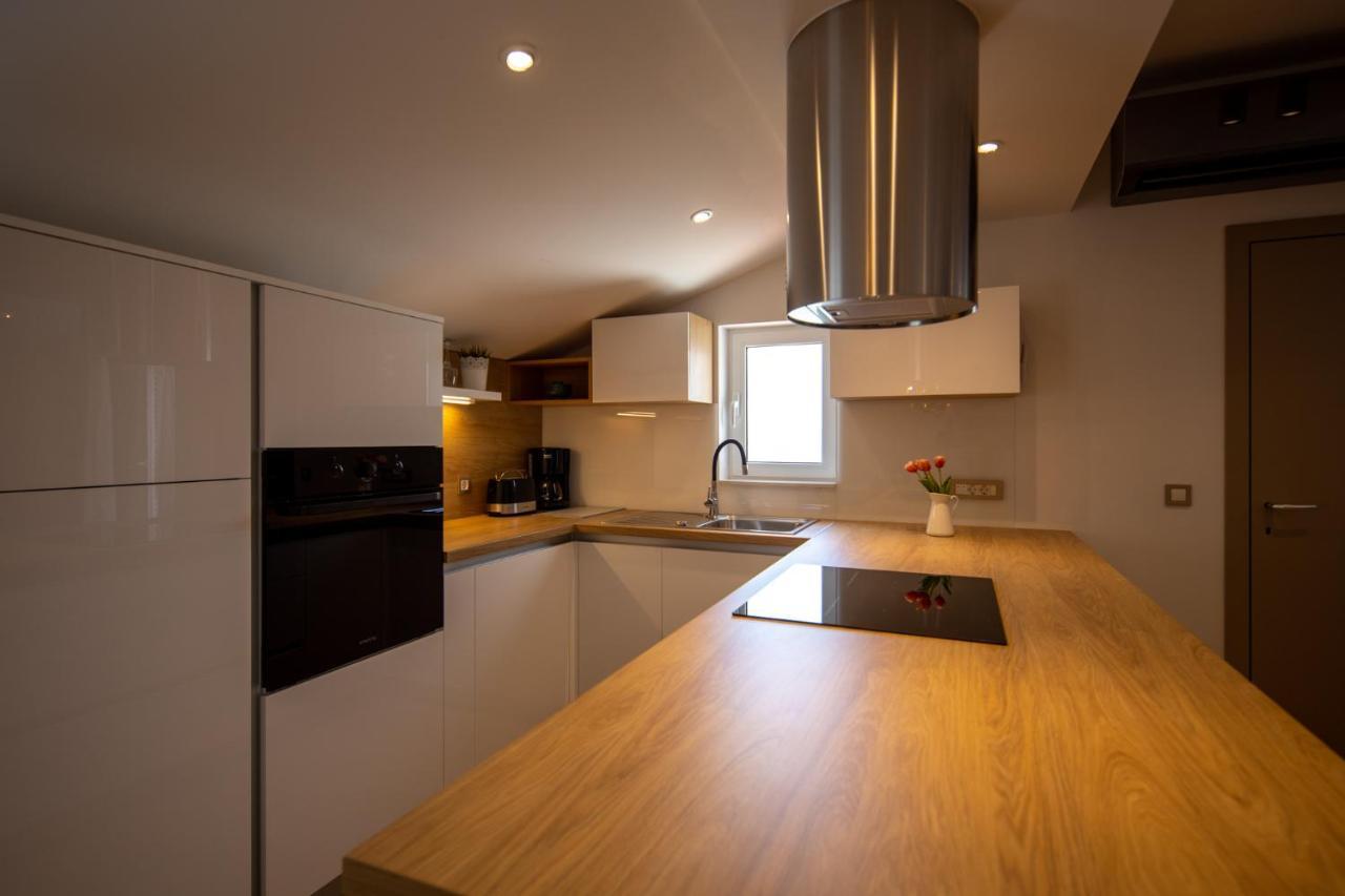 Lumaja Luxury Apartman Biograd Na Moru Buitenkant foto