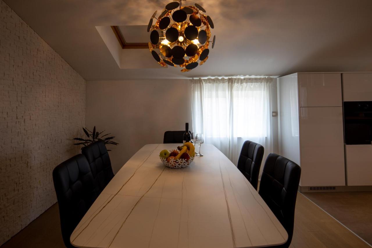 Lumaja Luxury Apartman Biograd Na Moru Buitenkant foto