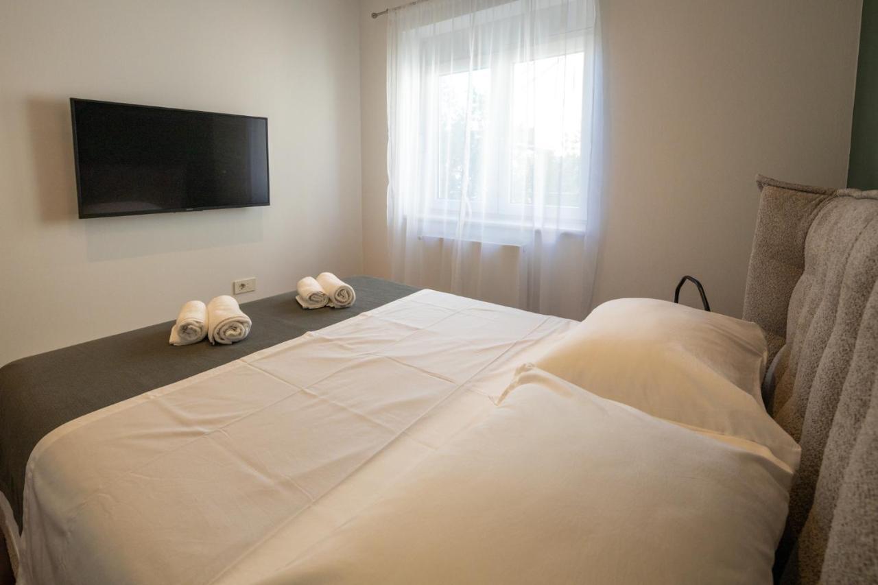 Lumaja Luxury Apartman Biograd Na Moru Buitenkant foto